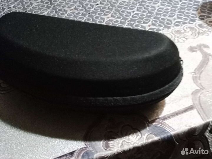 Очки с наушниками, футляр, шнур зарядки