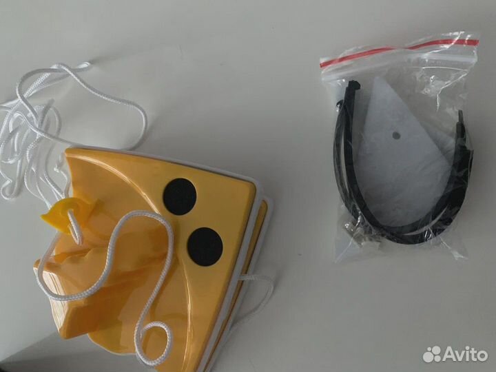 Щетка магнитная для окна