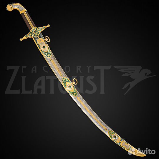 Восточная сабля с зелеными камнями