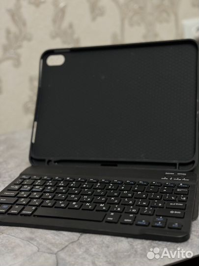 Чехол с клавиатурйо для iPad 10.9 + стилус