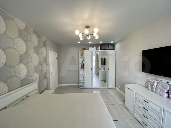 3-к. квартира, 82,2 м², 1/10 эт.