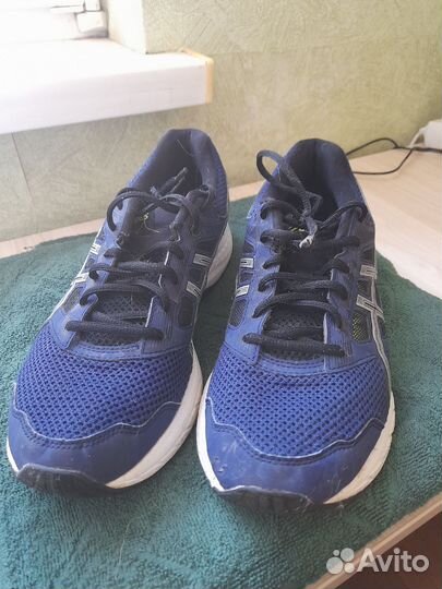 Продаю кроссовки мужские 42-43 б/у