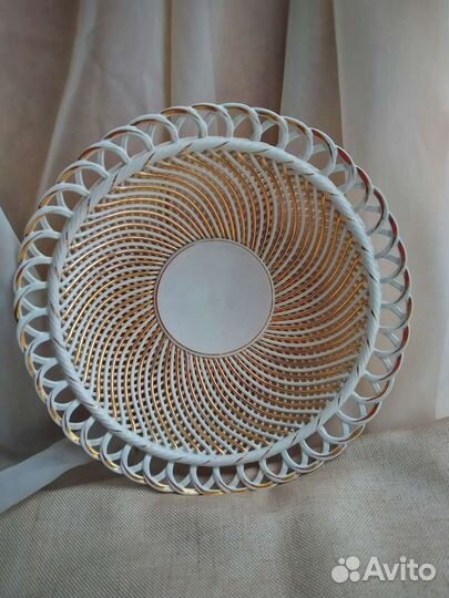 Сухарница, фруктовница, конфетница