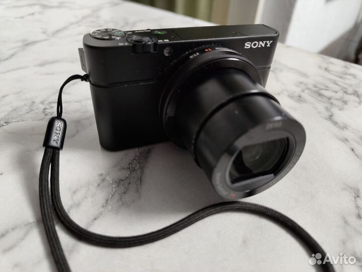 Фотоаппарат Sony DSC-RX100M3