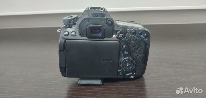 Зеркальный фотоаппарат Canon eos 80d