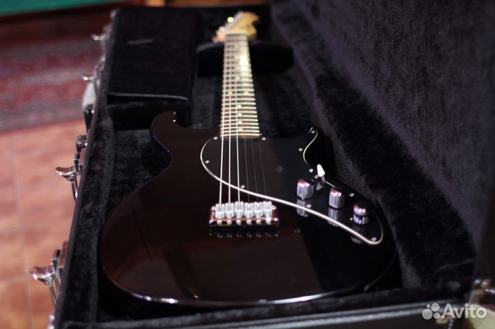 Электроакустическая гитара Line 6 Variax 300