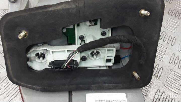 Фонарь задний правый Mercedes-Benz E-Класс