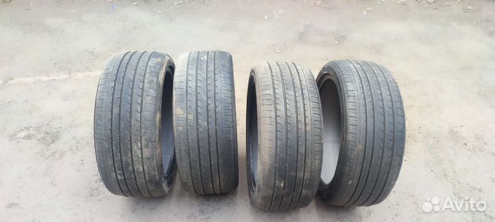 Yokohama BluEarth RV-02 245/40 R19 98W