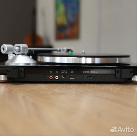 Проигрыватель виниловых дисков