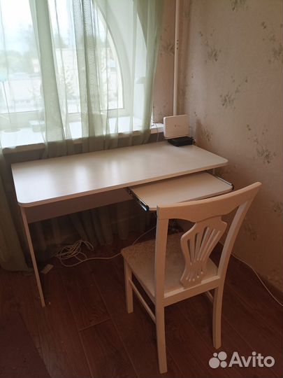 Рабочий стол белый