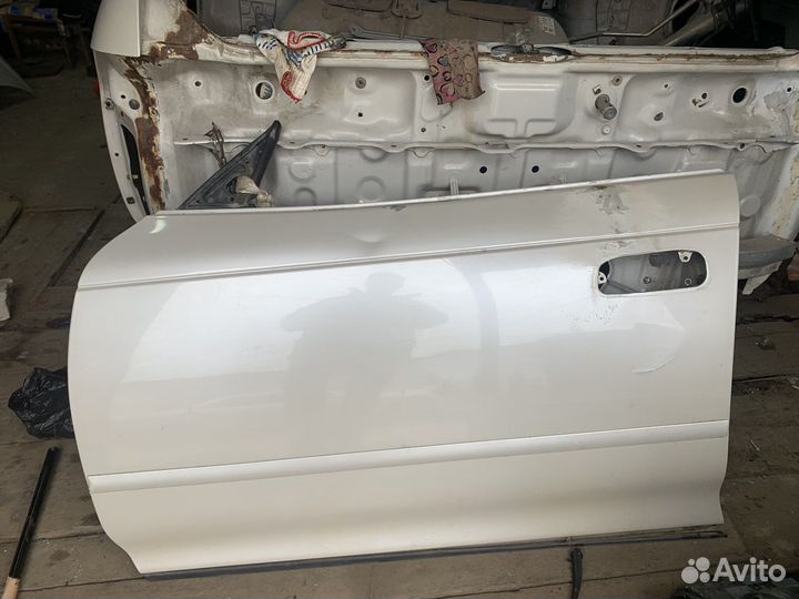Toyota mark 2 90 дверь