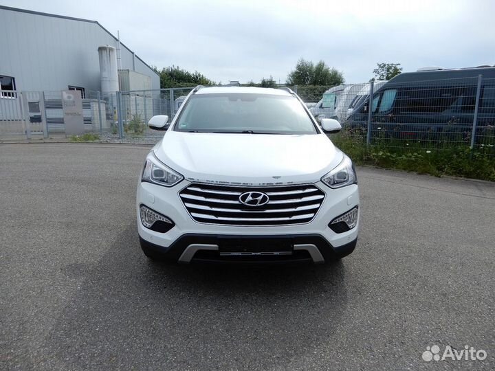 В разборе Hyundai Grand Santa Fe