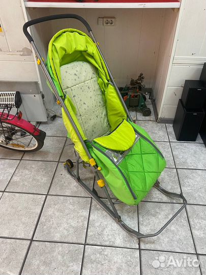 Санки зимние зеленые