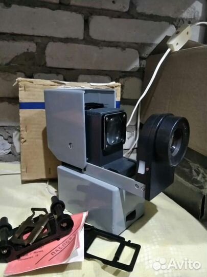 Диапроектор Сказка и Свет дм-4т с диафильмами