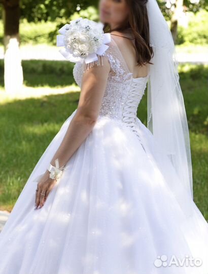 Свадебное платье