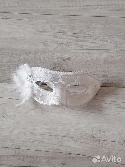 Маска маскарадная