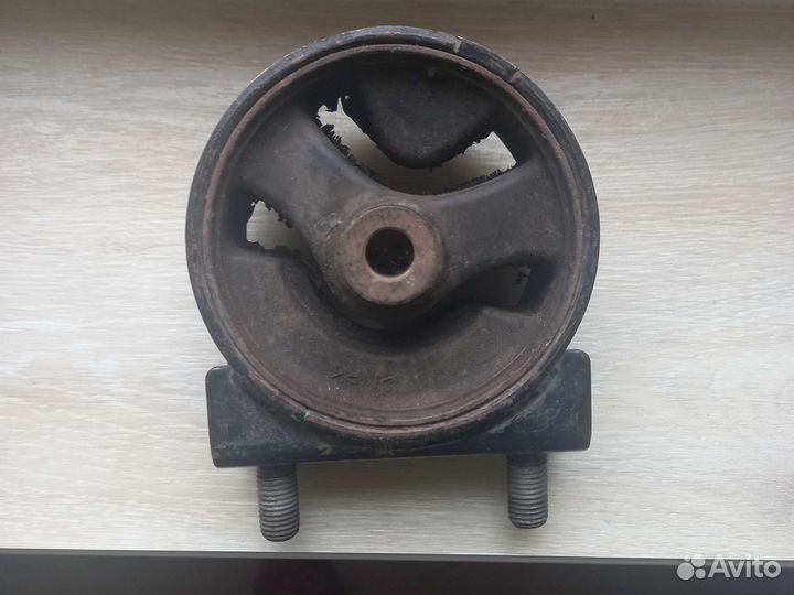 Подушка двигателя