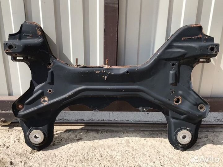 Подрамник Volkswagen Golf MK4 2000