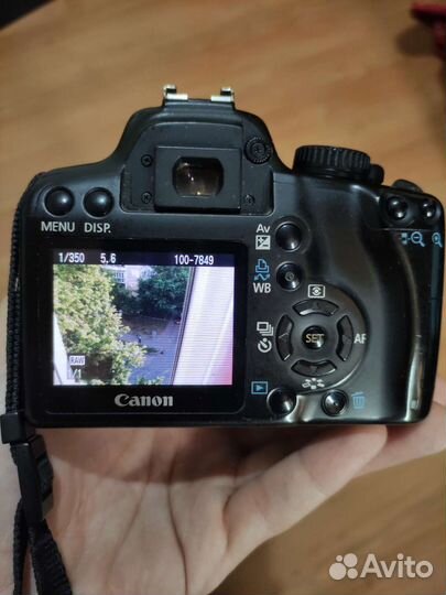 Зеркальный фотоаппарат Canon 1000d с объективом