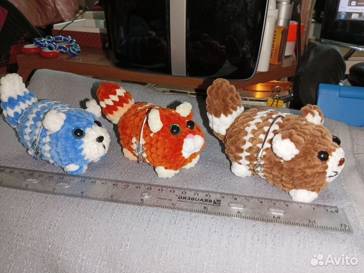 Брелок из гиппоаллергенной пряжи