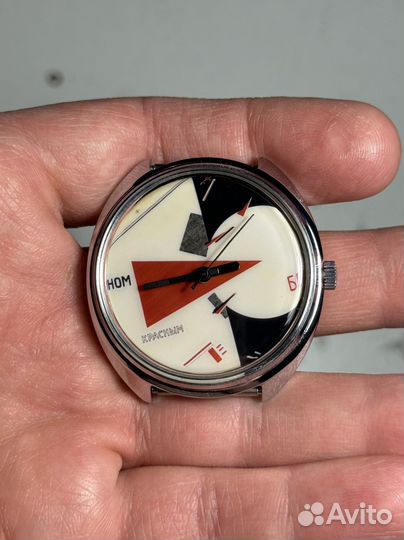 Часы Ракета-Авангард клином красным бей белых