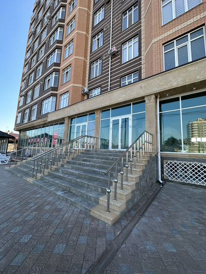 2-к. квартира, 81 м², 6/10 эт.