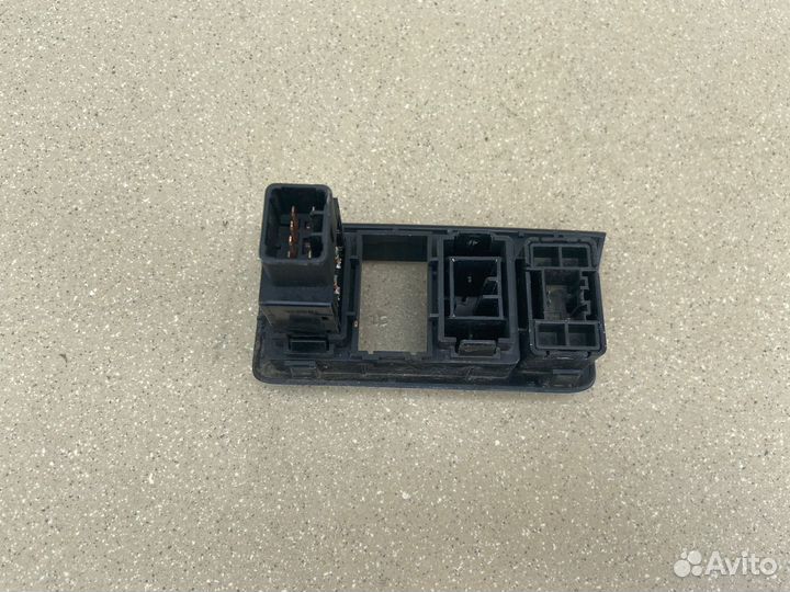 Кнопка обогрева лобового стекла Kia cerato 2