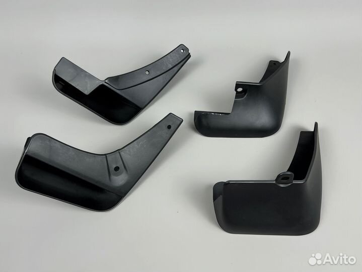 Брызговики Nissan Leaf с15г Черные