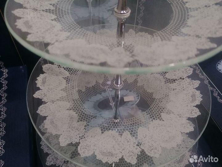 Стеклянная этажерка кружево