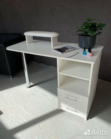 Маникюрный стол складной, доставка в подарок