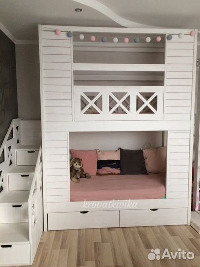 Двухъярусная кровать домик, лестница комод