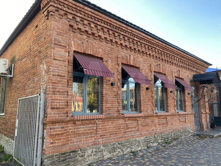 Здание, 245 м²