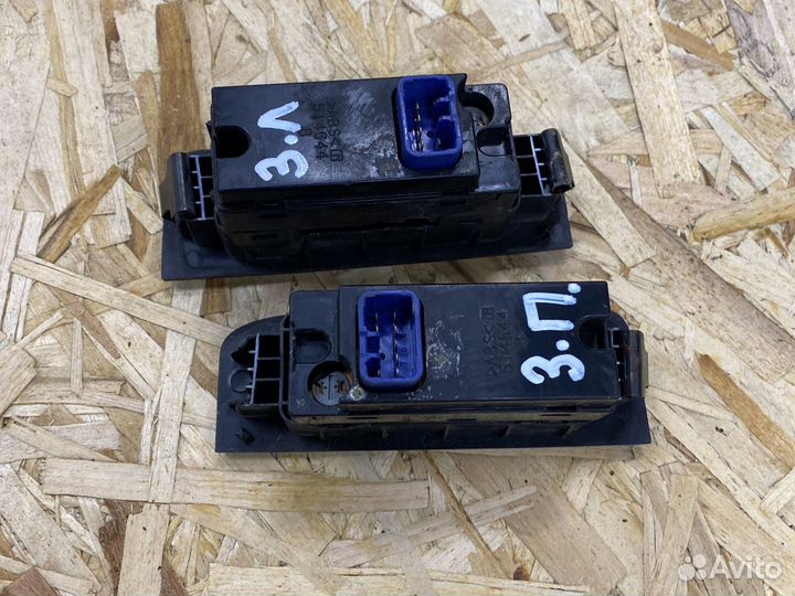 Кнопка стеклоподъемника задняя Хаммер Н3