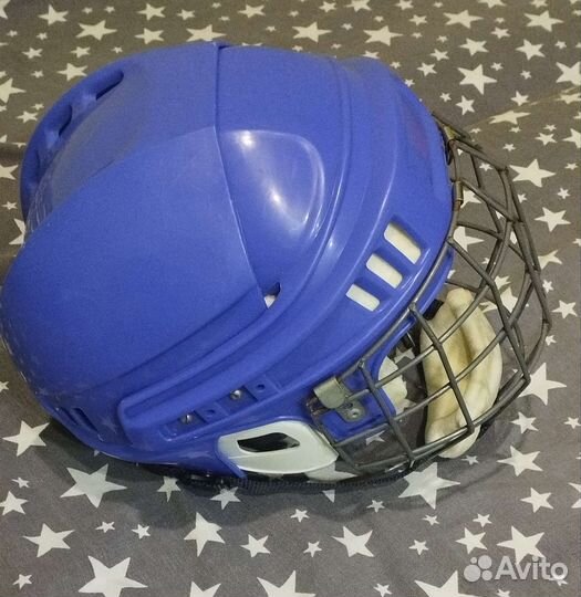 Хоккейный шлем