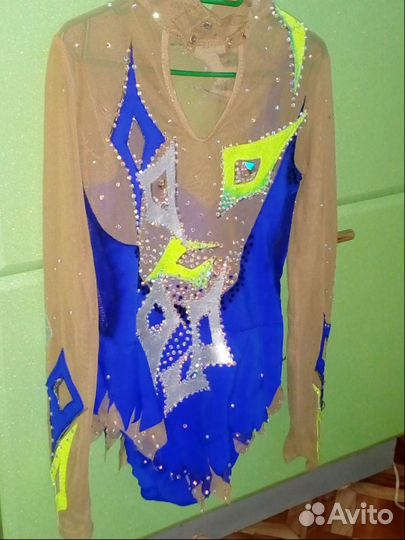 Продаю гимнастический купальник