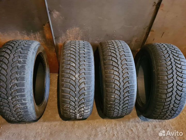 Bridgestone Blizzak Spike-01 275/55 R20 117T