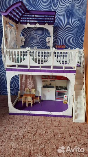 Кукольный домик с мебелью