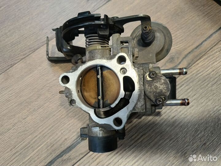 Дроссельная заслонка в сборе Toyota 5s-fe