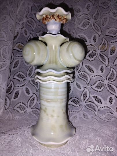 Статуэтка дама с собачкой