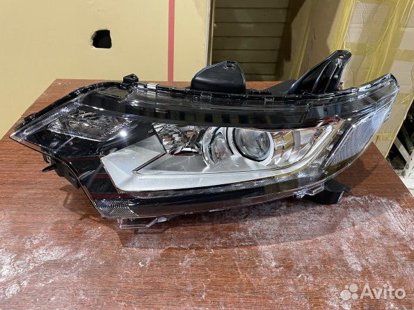 Фара передняя левая Mitsubishi Outlander 3