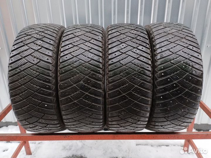 Goodyear Ultragrip Ice Arctic 205/55 R16