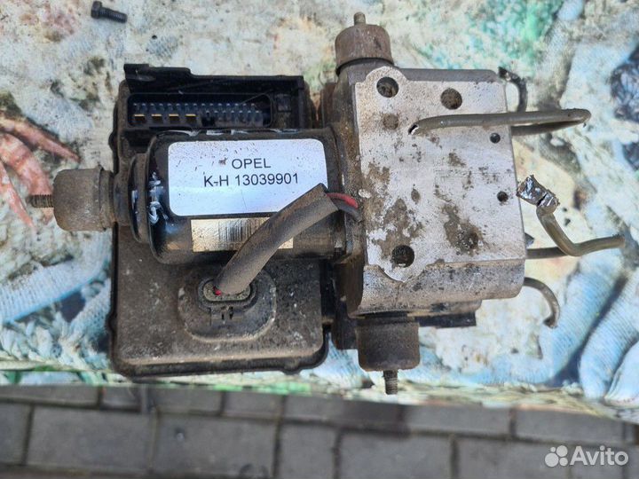 Опель вектра в x16xeL блок ABS
