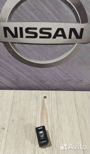 Кнопка подогрева сиденья Nissan almera N16