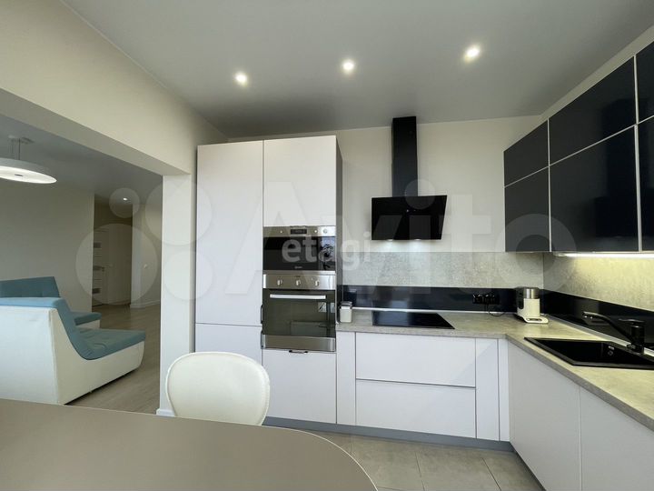 3-к. квартира, 90 м², 4/4 эт.