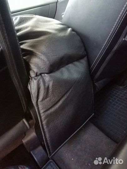 Кожаный чехол на подлокотник