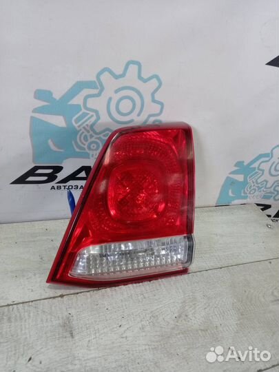 Фонарь задний крышки багажника Toyota Land Cruiser