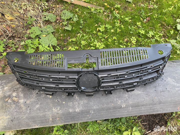 Решетка радиатора VW Tiguan