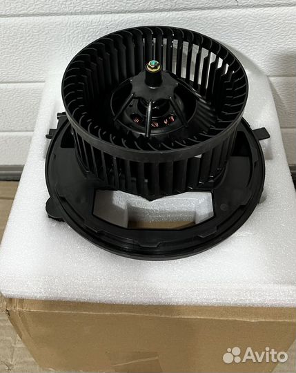 Мотор отопителя на Skoda Octavia A7