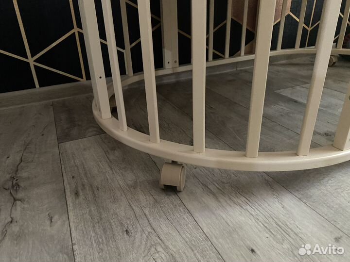 Детская овальная кроватка