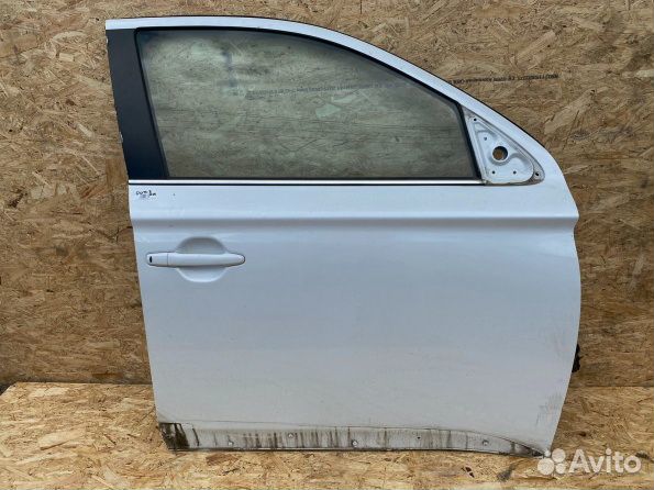 Дверь передняя правая Mitsubishi Outlander 3